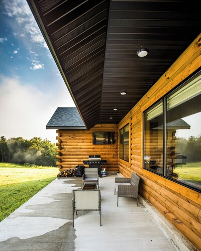 Near the BuffaloNational River—2 bedroom, 2 bath cabin in Jasper, Arkansas