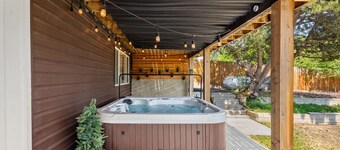 Alpenglow Bungalow | Hot Tub | Games Room | Pets