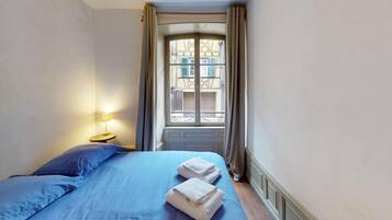 1 chambre, fer et planche à repasser, Wi-Fi gratuit, draps fournis