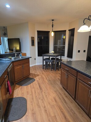 Køleskab, mikrobølgeovn, ovn, opvaskemaskine