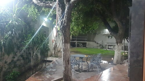 Habitación cerca del aeropuerto con alberca