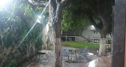 Habitación cerca del aeropuerto con alberca