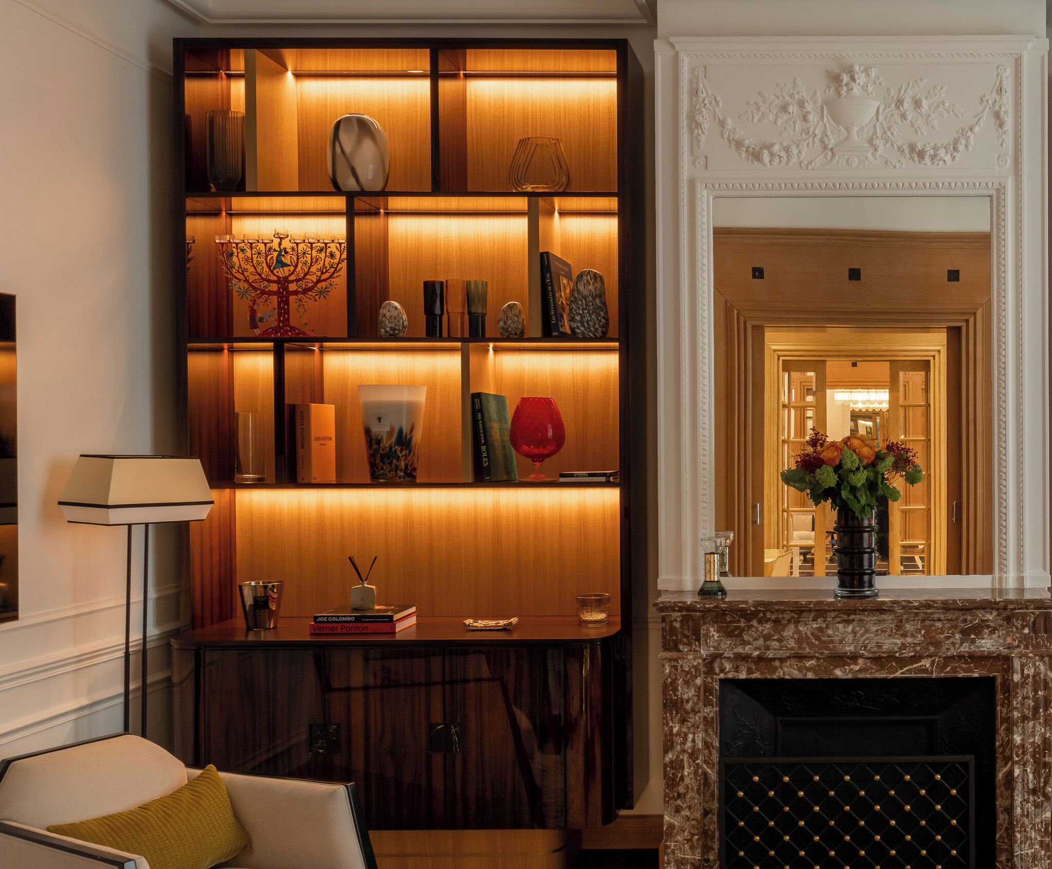 ラグジュアリー ヴィラ ガーデンビュー | リビング エリア | 50 インチのスマートテレビ (ケーブル放送視聴可)、Netflix、ストリーミングサービス