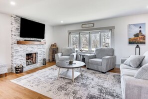 Smart TV, fireplace, video games, stereo - Acres Away - Spacious Maine Retreat w/ Bunkhouse (Eliot)