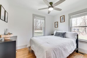 5 soveværelser, skrivebord, strygejern/strygebræt, weekendseng