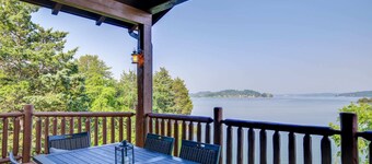 Great family retreat!  Lakefront property with dock. Best views! Near Dollywood