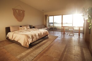 4 habitaciones, tabla de planchar con plancha, wifi y ropa de cama 
