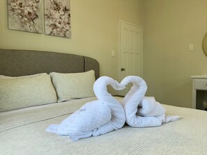 2 bedrooms, iron/ironing board, WiFi, bed sheets