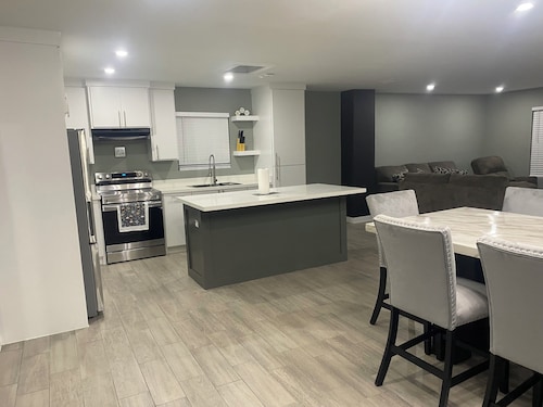 Charming 3-bedroom house in delightful San Benito with WiFi, central AC and Heat