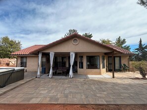 Exterior - Red Rock R and R: Redux (Sedona)