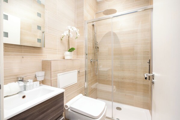 Shower - PBC | Modern Private Room in Bayswater (LS5) (London)