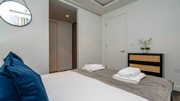 4 camere, una scrivania, ferro/asse da stiro, Wi-Fi gratuito