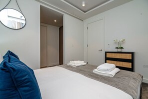 4 bedrooms, desk, iron/ironing board, free WiFi