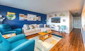 Een smart-tv en boeken