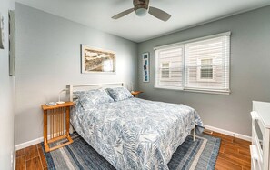 3 bedrooms, iron/ironing board, free WiFi, bed sheets - Coastal Charm –3BR/2BA Home w/ Large Front Porch (Ocean City)