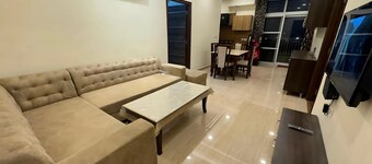 Cozy 2-bedroom apartment in nice Khajurla with WiFi, AC