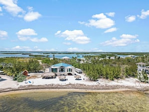 On the beach - Star Room Barnacle Resort (Big Pine Key)