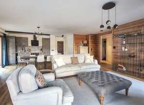 Télévision, cheminée