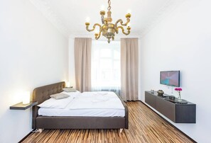 Superior Apartment, City View - Central & Parking Assistance (Prague)