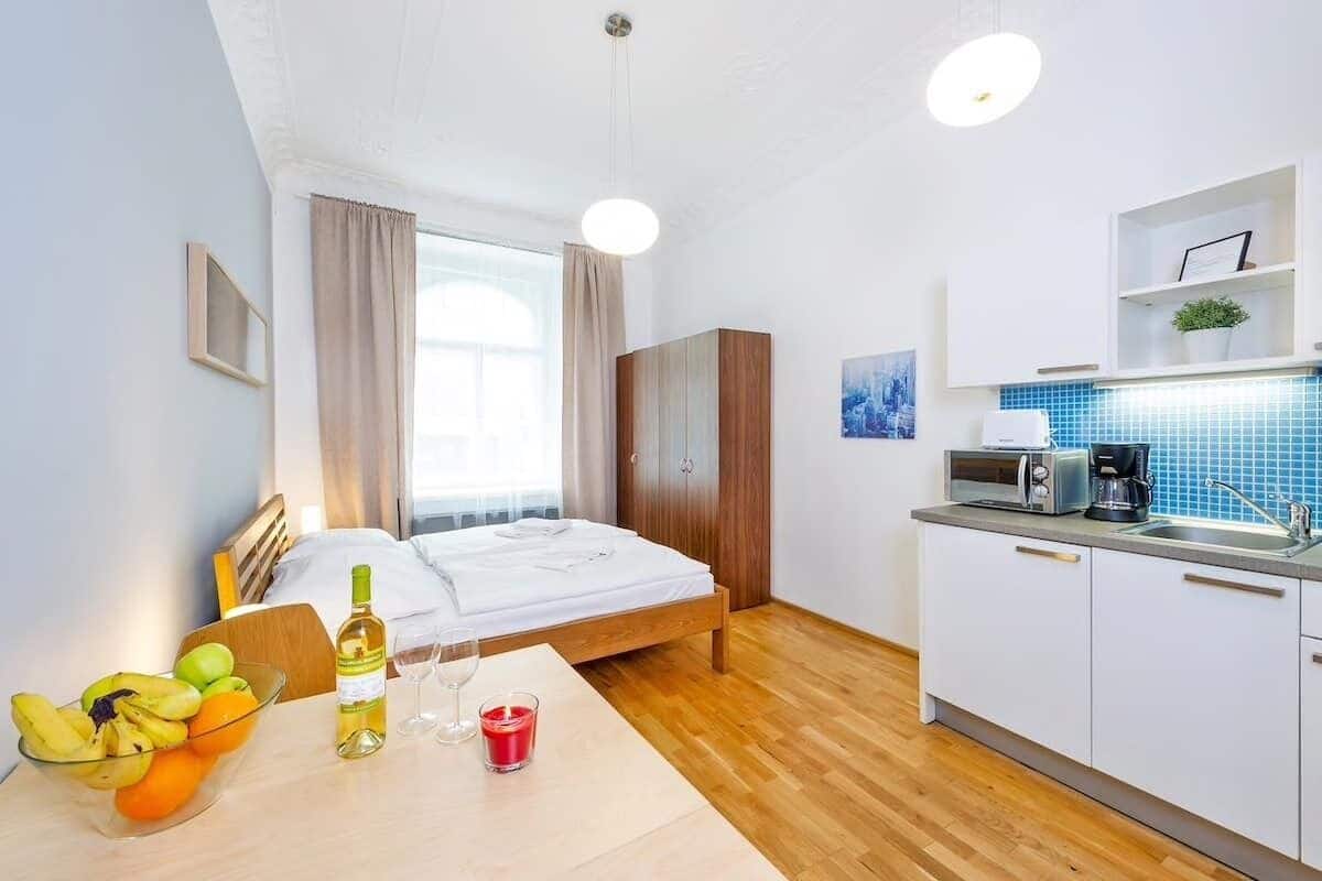 Superior-Apartment | Schreibtisch, laptopgeeigneter Arbeitsplatz, Bügeleisen/Bügelbrett