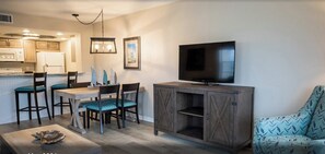 Dining - 1-bdrm beachside condo- beautiful Cape Canaveral w/ pools, lazy river, and beach (Cape Canaveral)