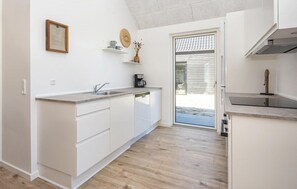 Fridge, coffee/tea maker - Pet friendly home in Rømø with WiFi (Rømø)
