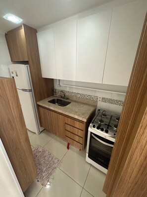 Four à micro-ondes, un four, surface de cuisson