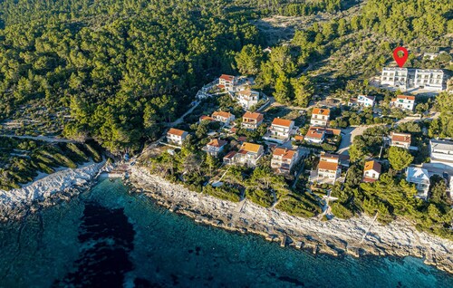 Luxurious home in Potirna (Uvala Nova) with sauna