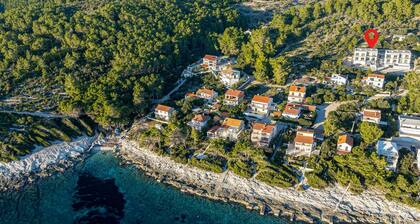 Luxurious home in Potirna (Uvala Nova) with sauna