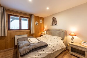 3 bedrooms, iron/ironing board, free WiFi