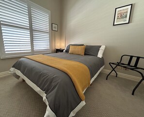 3 bedrooms, desk, iron/ironing board, WiFi