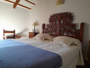 1 bedroom, free WiFi, bed sheets - Room 'La Camara' with Shared Pool, Wi-Fi and Air Conditioning (Consuegra)