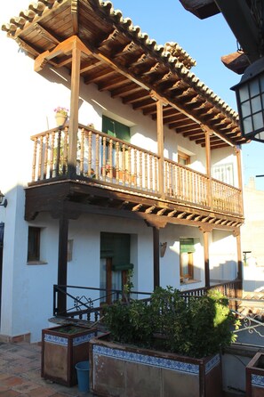 Exterior detail - Superior Studio 'Biblioteca' with Terrace, Wi-Fi and Air Conditioning (Consuegra)