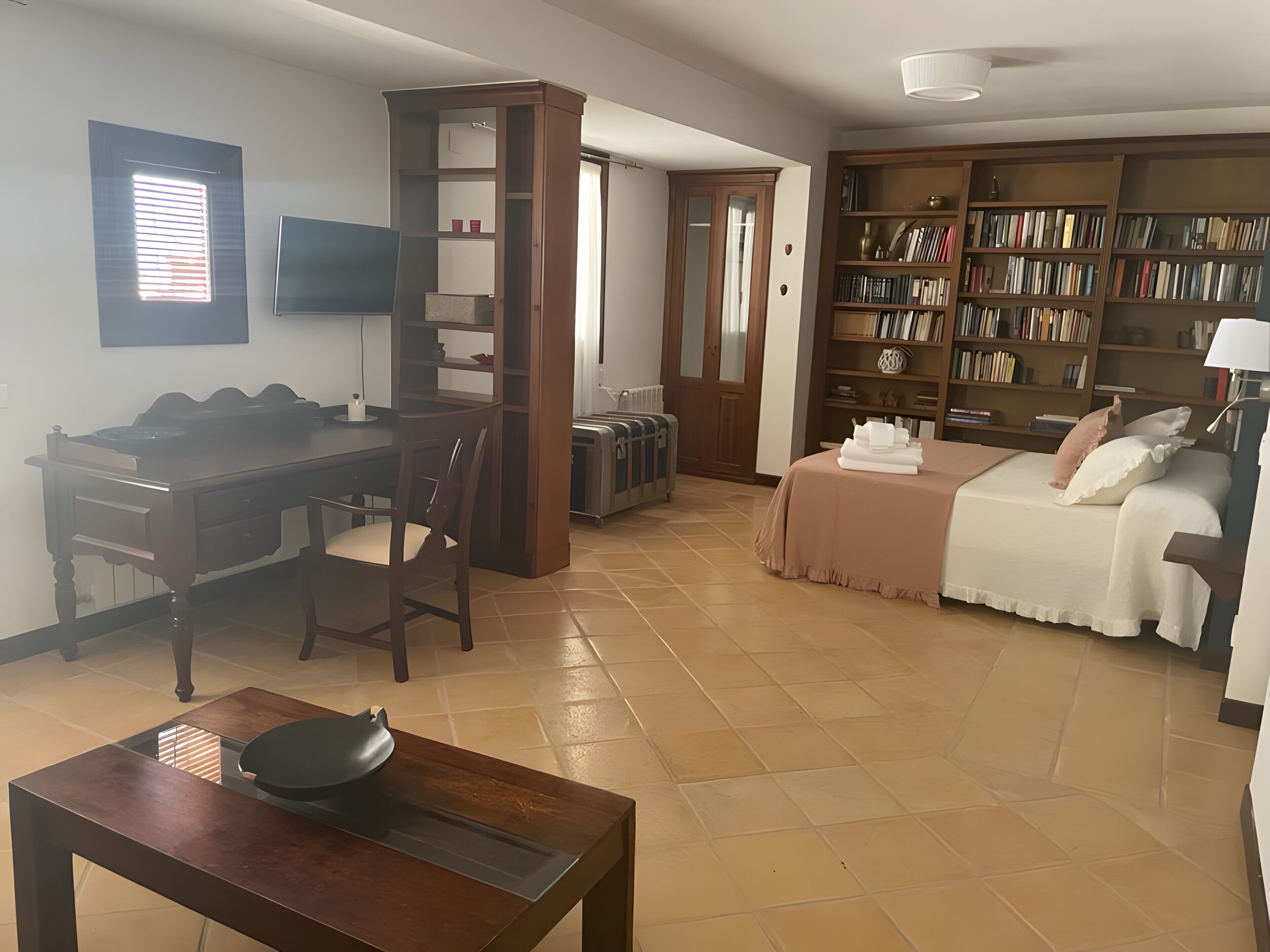 Fer et planche à repasser, Wi-Fi gratuit, draps fournis