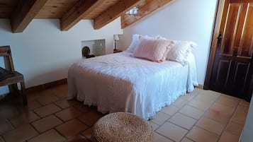 Bügeleisen/Bügelbrett, kostenloses WLAN, Bettwäsche