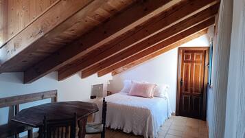 Bügeleisen/Bügelbrett, kostenloses WLAN, Bettwäsche