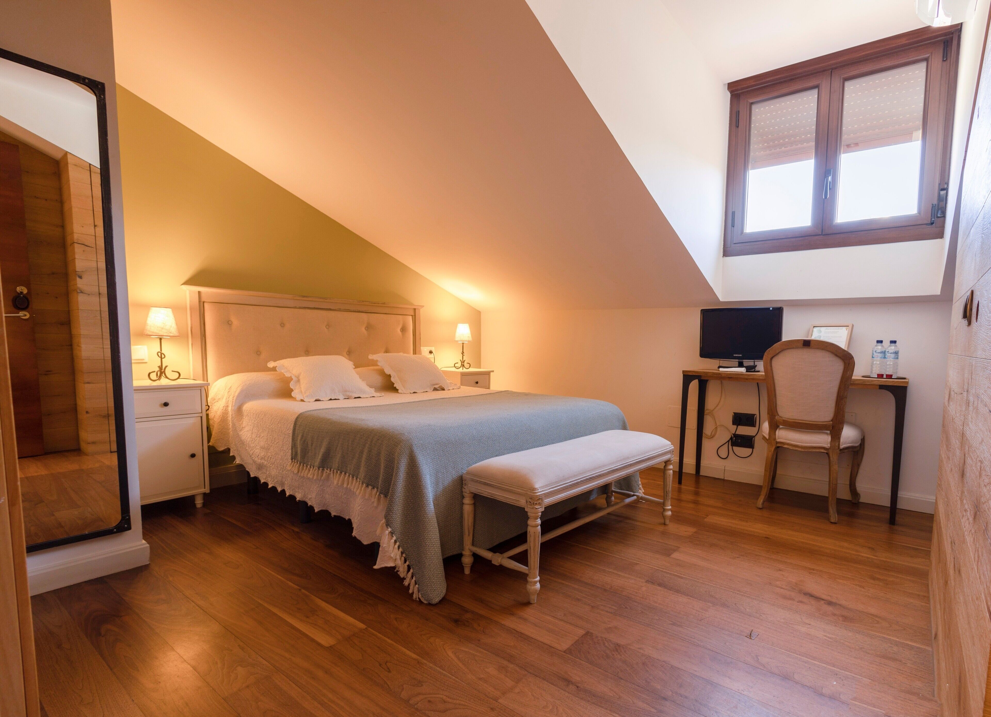 1 camera, Wi-Fi gratuito, lenzuola