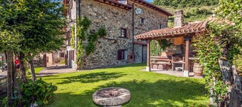 Country House 'El Serenal' with Mountain View, Private Terrace and Wi-Fi