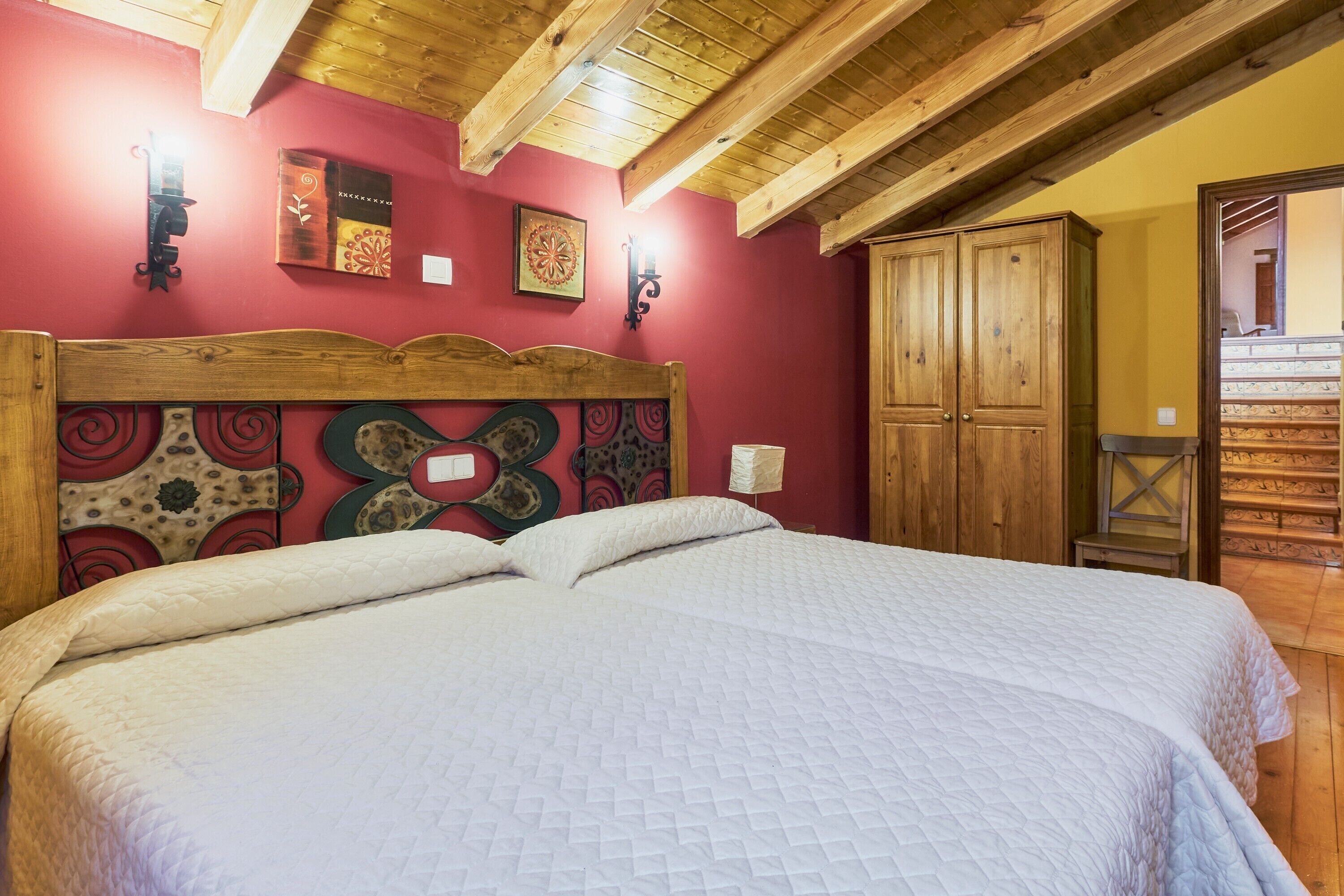 5 slaapkamers, een strijkplank/strijkijzer, gratis wifi, beddengoed