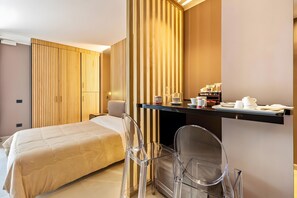 1 slaapkamer, een strijkplank/strijkijzer, gratis wifi, beddengoed