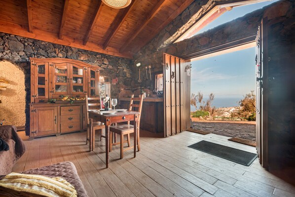 Dining - 'Rural House Tenerife Relax' with Sea View, Private Terrace and Wi-Fi (Santa Úrsula)