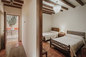 3 Schlafzimmer, Bügeleisen/Bügelbrett, Bettwäsche