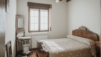 3 chambres, fer et planche Ă  repasser, draps fournis