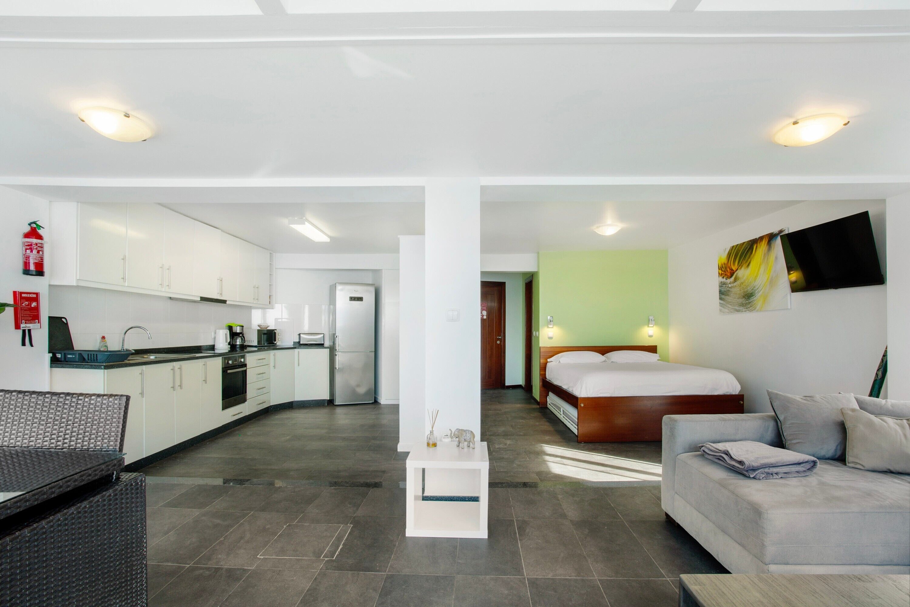 1 slaapkamer, een strijkplank/strijkijzer, gratis wifi, beddengoed