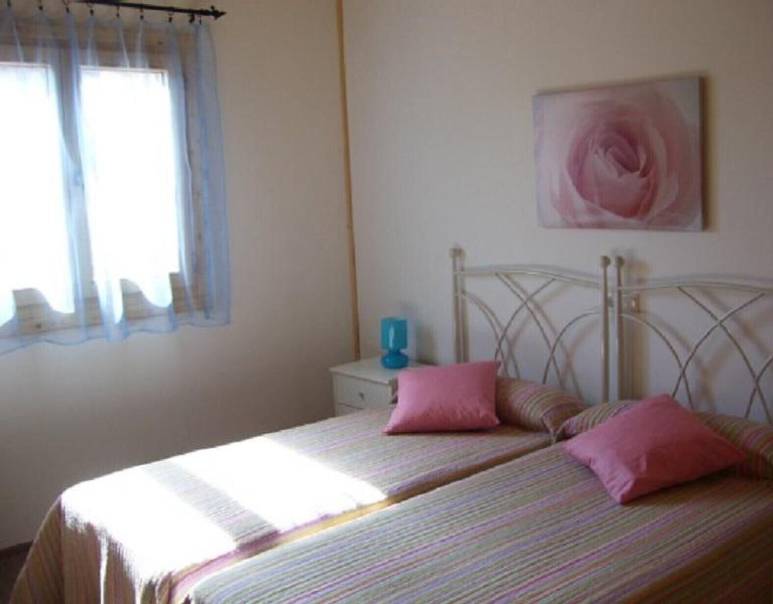 2 dormitoris i roba de llit 