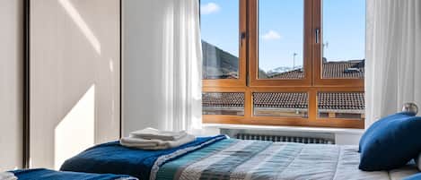 3 bedrooms, free WiFi, bed sheets