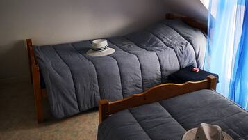 3 chambres, fer et planche à repasser, Wi-Fi gratuit, draps fournis