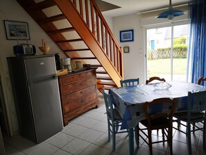 Dining - Holiday Home 'Ker Pica' with Private Terrace, Private Garden and Wi-Fi (Le Croisic)