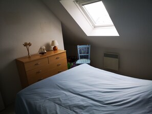 3 chambres, fer et planche à repasser, Wi-Fi gratuit, draps fournis