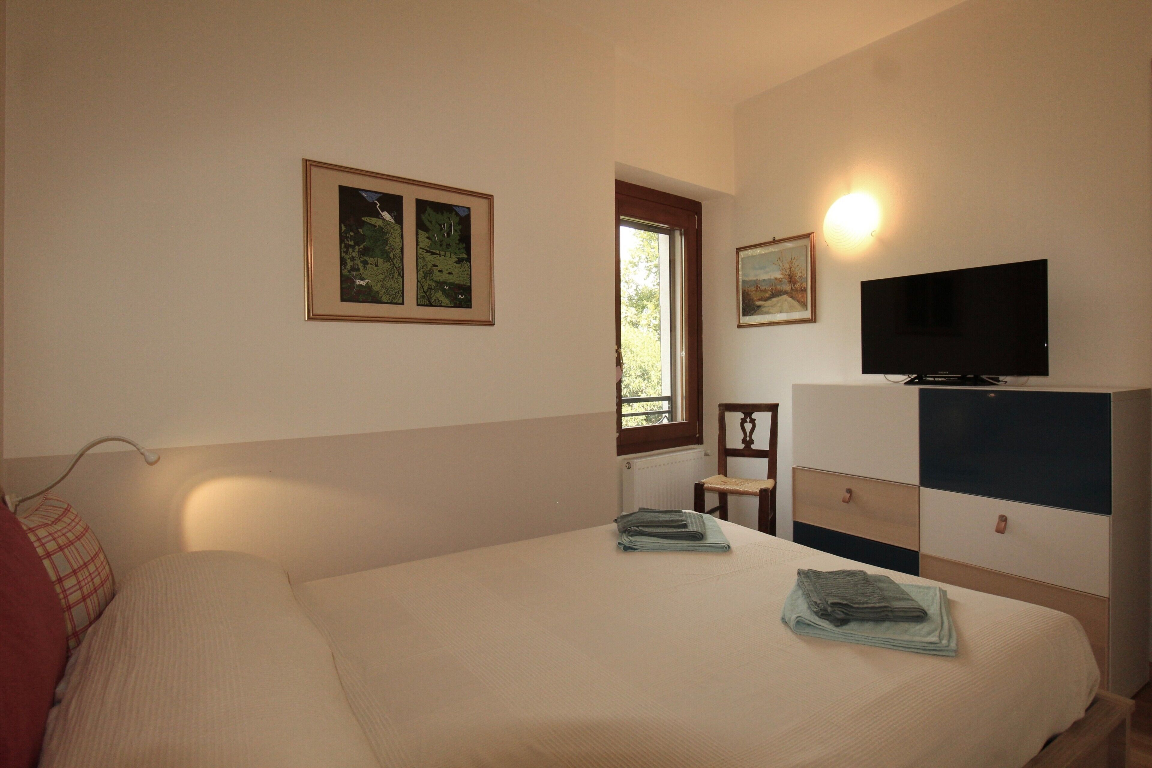1 chambre, fer et planche à repasser, Wi-Fi gratuit, draps fournis
